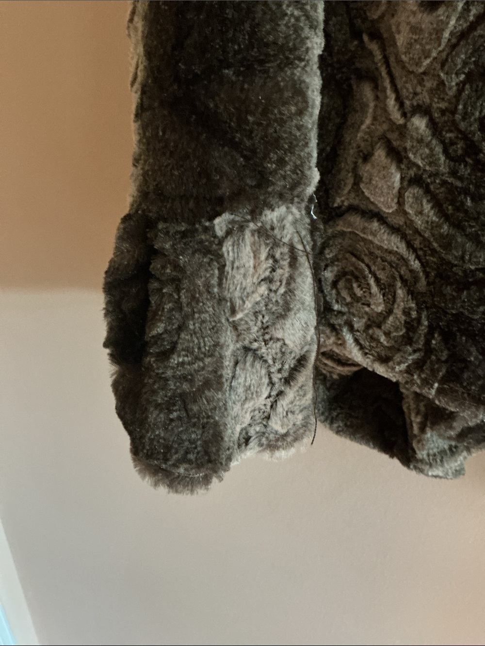 Ruffled Faux-Fur Open Cardigan - Gray - Picture 5 of 5